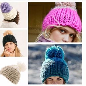Green/blue FREE PEOPLE Colorblock Cozy Up Pom Pom Beanie Hat Z392-6